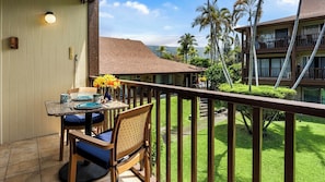 Condo, 1 Queen Bed with Sofa bed, Lanai, Partial Ocean View (Kona Isle B22) | Outdoor dining