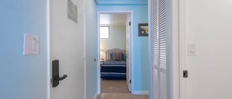 Condo, Multiple Beds, Lanai, Ocean View (Sea Village 4305) | Interior
