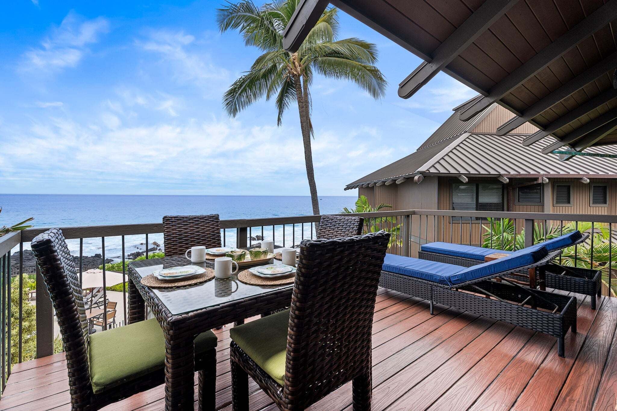 Casa geminada, várias camas, varanda coberta, vista para o oceano (Kona Onenalo 10) | Opções para refeição ao ar livre