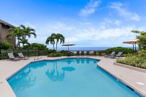 Pool - Air-conditioned Ocean Front Hawaii Townhome! - Sleeps 6 - Vrkcv (Kailua-Kona)