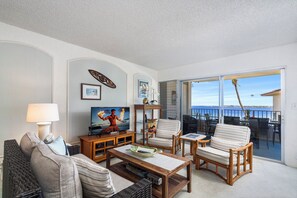 Condo, Multiple Beds, Lanai, Ocean View (Alii Villas 227 Hale O Naia) | Living area