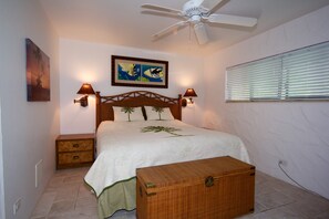 Condo, Multiple Beds, Lanai, Ocean View (Casa de Emdeko 318) | 1 bedroom, individually decorated, individually furnished, bed sheets
