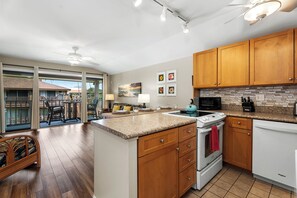Condo, 1 King Bed with Sofa bed, Kitchen, Partial Ocean View (Kona Isle C31) | Private kitchen