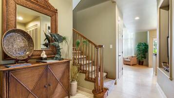 Townhouse, Beberapa Tempat Tidur, beranda, pemandangan lapangan golf (Waikoloa Colony Villas 1503) | Interior