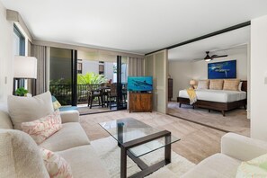 Apartamento, varias camas, cocina, vistas parciales al mar (Kona by the Sea 115) | 2 dormitorios, decoración individual, mobiliario individual