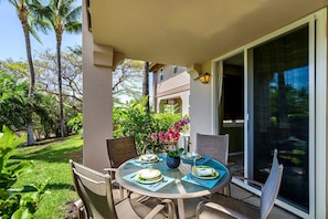 Stadtwohnung, Mehrere Betten, Veranda, Gartenblick (Waikoloa Colony Villas 2701) | Speisen im Freien