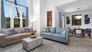 Townhouse, Beberapa Tempat Tidur, beranda, pemandangan kebun (Waikoloa Colony Villas 2701) | Area keluarga | Televisi layar datar 42-inci dengan saluran TV digital