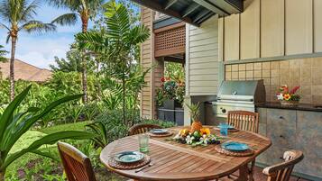 Townhome, Multiple Beds, Lanai, Garden View (Kulalani at Mauna Lani 2402) | Outdoor dining