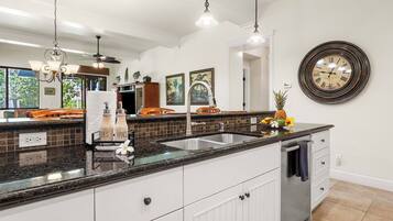 Townhome, Multiple Beds, Lanai, Garden View (Kulalani at Mauna Lani 2402) | Private kitchen