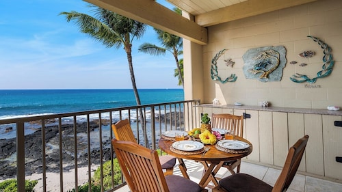 Direct Ocean Front - Close to Town - AC - Upper Floor- Vrkcv