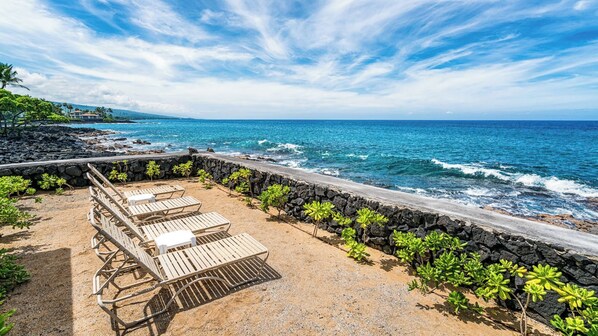 Appart'hôtel, 1 très grand lit, véranda, vue partielle sur l'océan (Casa de Emdeko 306) | Vue sur la plage/l’océan