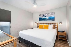 Condo, 1 King Bed, Lanai, Partial Ocean View (Casa de Emdeko 306)