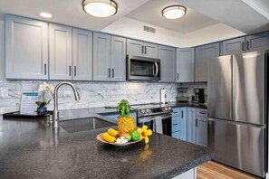 Condo, 1 King Bed, Lanai, Partial Ocean View (Casa de Emdeko 306) | Private kitchen - Ocean Views - No Stairs! - In Unit Washer/dryer - BBQ - Vrkcv (Kailua-Kona)