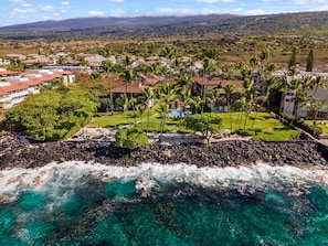 Exterior - Beautifully Updated Oceanfront Condo - AC - Concierge Included - Vrkcv (Kailua-Kona)