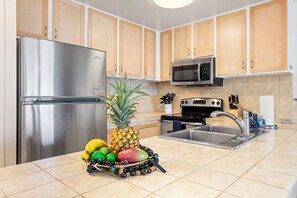 Condo, Multiple Beds, Lanai, Ocean View (Sea Village 4307) | Private kitchen