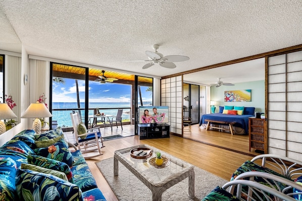 Condo, Plusieurs lits, lanai, vue sur l’océan (Surf and Racquet 4203) | 2 chambres, décor unique, ameublement unique, literie fournie