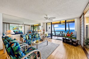 Condo, Multiple Beds, Lanai, Ocean View (Surf and Racquet 4203) | Living area