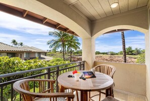 Townhome, Multiple Beds, Lanai, Golf View (Mauna Lani Fairways 1101) | Outdoor dining
