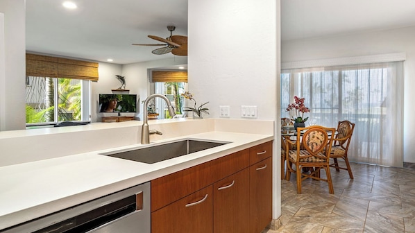 Condo, Multiple Beds, Lanai, Ocean View (Kanaloa at Keauhou 1501) | Private kitchen