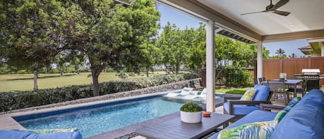 Outdoor pool, pool loungers