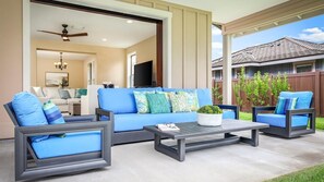 House, Multiple Beds, Private Pool, Mountain View (Holua Kai 2) | Living area