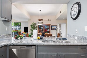 Condo, Multiple Beds, Lanai, Garden View (Vista Waikoloa C105) | Interior