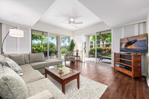 Condo, Multiple Beds, Lanai, Garden View (Vista Waikoloa C105) | Living area | 42-inch flat-screen TV with digital channels