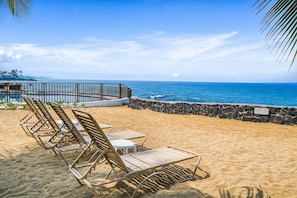 Condo, 1 cama King e sofá-cama, varanda coberta, vista para o jardim (Casa de Emdeko 221) | Vista para praia/oceano