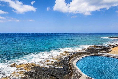 Great Location - Modern Island Condo - Vrkcv