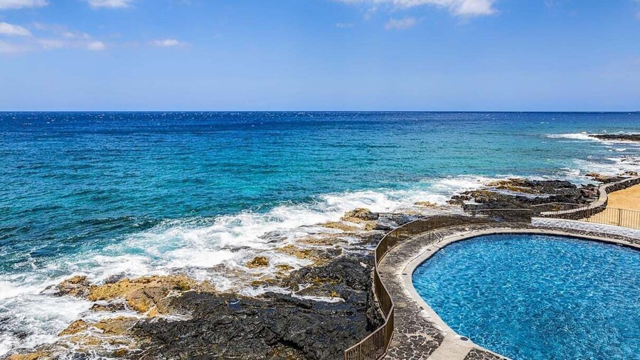 Great Location - Modern Island Condo - Vrkcv