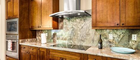 House, Multiple Beds, Lanai, Garden View (Holua Kai 37) | Private kitchen | Coffee/tea maker