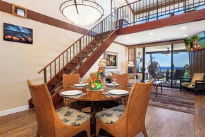 Dining - Ocean View - 2 Bedrooms With Loft - Fully Air-conditioned - Complete Remodel - Vrkcv (Kailua-Kona)