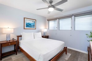 Apartment, 1 Queen-Bett und Schlafsofa, Veranda, Meerblick (Kona Isle D23) | 1 Schlafzimmer, individuell dekoriert, individuell eingerichtet