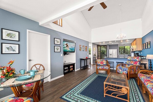 Condo, Multiple Beds, Lanai, Ocean View (Country Club Villas 305) | 2 bedrooms, individually decorated, individually furnished, bed sheets - Top Floor With Loft - Ocean and Golf Course Views - AC - Vrkcv (Kailua-Kona)
