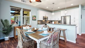 Residenza, letti multipli, cucina, vista giardino (Mauna Lani Fairways 1601) | 2 camere, con stile personalizzato, con arredamento individuale