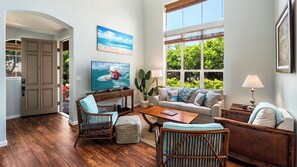 Maison mitoyenne, plusieurs lits, cuisine, vue jardin (Mauna Lani Fairways 1601) | Coin séjour