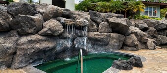 Tropical Escape w/ Lanai, BBQ & Resort Amenities - Vrkcv