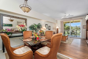 Condo, Multiple Beds, Lanai, Golf View (Fairway Villas Waikoloa C22) | Interior