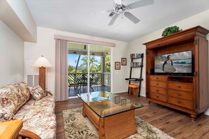 Condo, Multiple Beds, Lanai, Golf View (Fairway Villas Waikoloa C22) | Living area