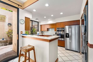 Condo, Multiple Beds, Lanai, Golf View (The Shores at Waikoloa 5) | Private kitchen