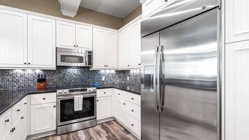 Townhome, Multiple Beds, Lanai, Garden View (Kulalani at Mauna Lani 205) | Private kitchen