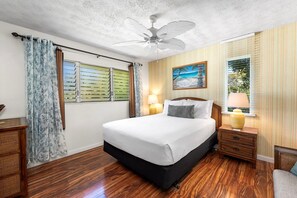 Townhome, Multiple Beds, Lanai, Garden View (Surf and Racquet 52) | 2 bedrooms, individually decorated, individually furnished, bed sheets