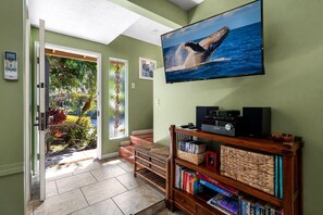 Townhome, Multiple Beds, Lanai, Garden View (Surf and Racquet 52) | Interior