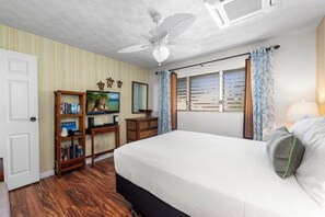 Townhome, Multiple Beds, Lanai, Garden View (Surf and Racquet 52) | 2 bedrooms, individually decorated, individually furnished, bed sheets