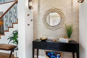 House, Multiple Beds, Kitchen, Golf View (Mauna Lani Fairways 801) | Interior