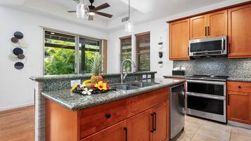 House, Multiple Beds, Kitchen, Golf View (Mauna Lani Fairways 801) | Private kitchen | Dining tables