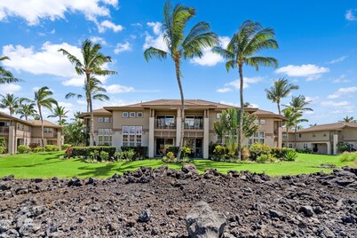 Spacious Top-floor Villa With Stunning Views - Walk to A-bay, Dining & Shops! - Vrkcv
