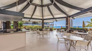 Apartment, 1 King-Bett, Veranda, eingeschränkter Meerblick (Casa de Emdeko 232) | Speisen im Freien