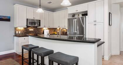 Beautiful Townhouse - Great Amenities and Spacious Lanai! Comes With Beach Pass! - Vrkcv