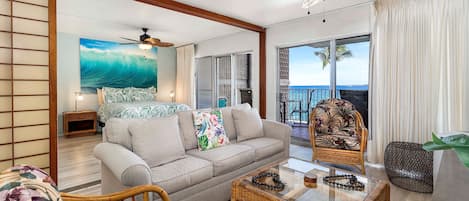 公寓客房, 多張床, 夏威夷式陽台, 海景 (Alii Villas 228) | 起居區 | 42-吋平面電視,提供數位頻道